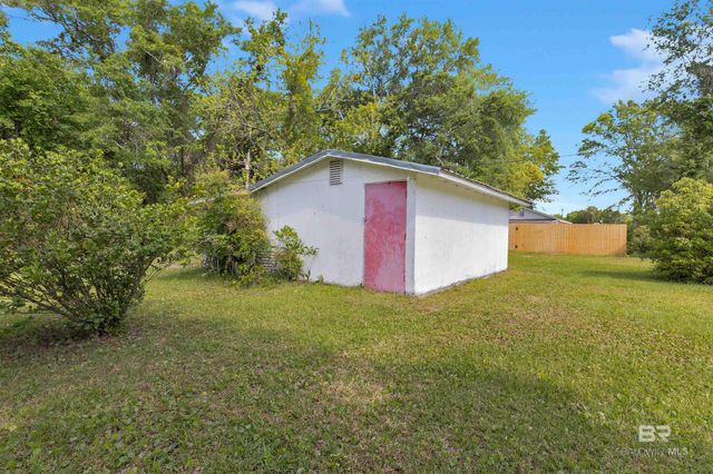 300 W Pedigo Avenue, Foley, AL 36535