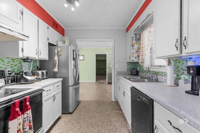 300 W Pedigo Avenue, Foley, AL 36535