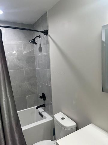 2347 W Audrey Drive, Newark, OH 43055