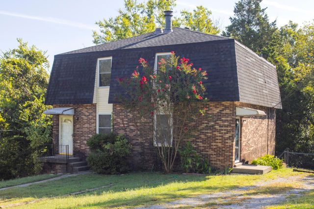 3307 Falls Creek Dr, Nashville, TN 37214