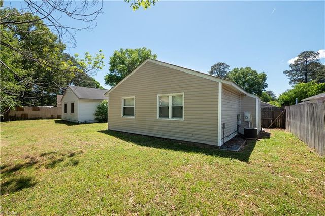 3851 Sugar Creek CIR, Portsmouth, VA 23703