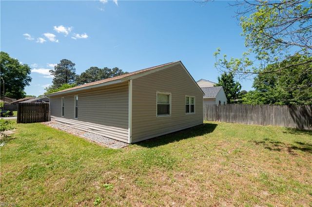 3851 Sugar Creek CIR, Portsmouth, VA 23703