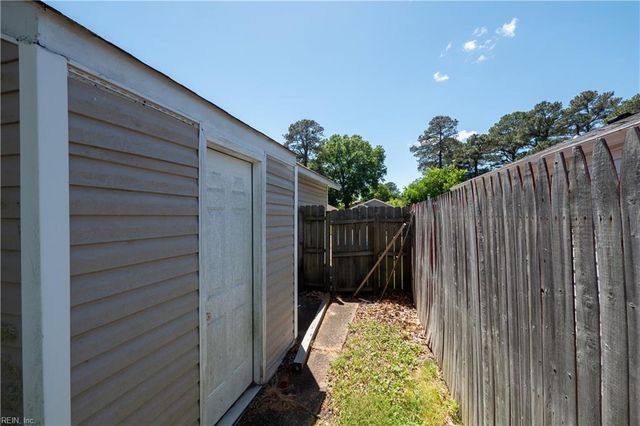 3851 Sugar Creek CIR, Portsmouth, VA 23703