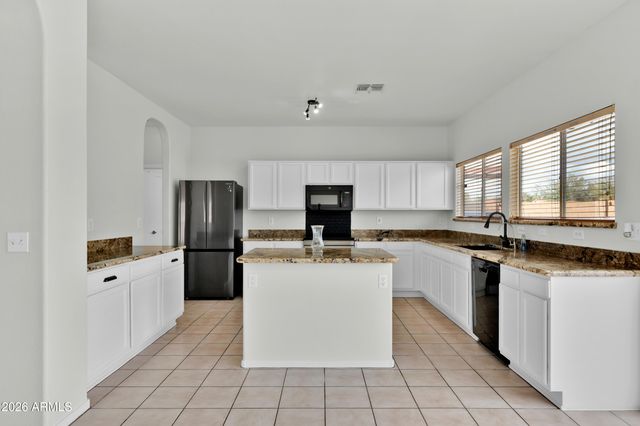 10548 E BRAMBLE Avenue, Mesa, AZ 85208