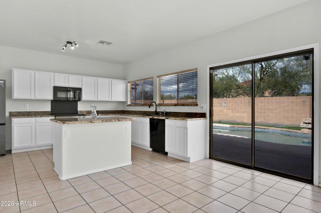 10548 E BRAMBLE Avenue, Mesa, AZ 85208