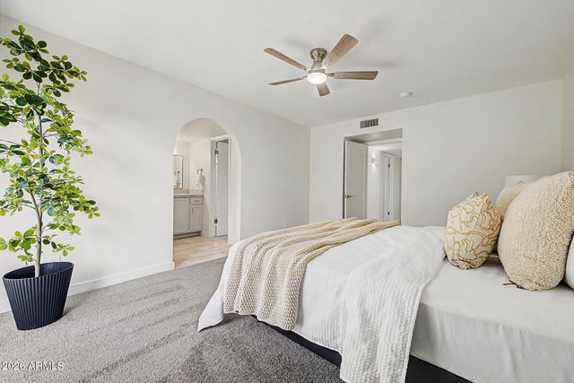4854 W CINNABAR Avenue, Glendale, AZ 85302