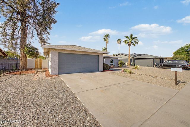 4854 W CINNABAR Avenue, Glendale, AZ 85302