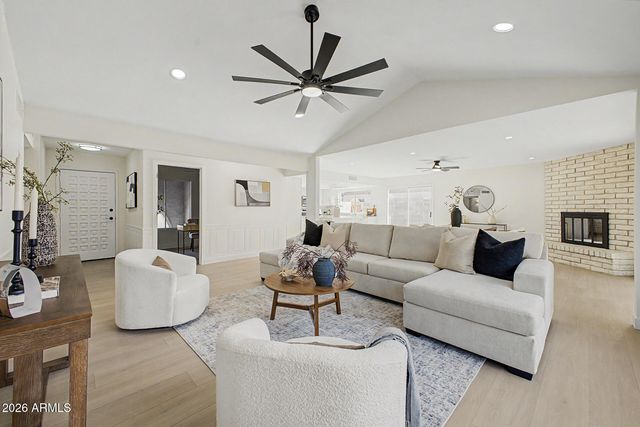 4854 W CINNABAR Avenue, Glendale, AZ 85302