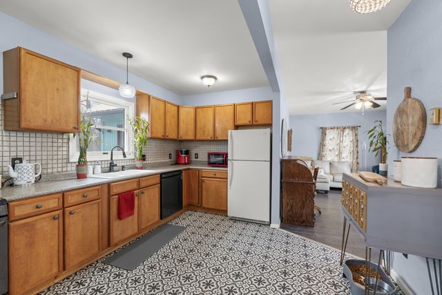 517 W Commerce Street, Milford Vlg, MI 48381