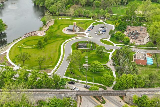 517 W Commerce Street, Milford Vlg, MI 48381