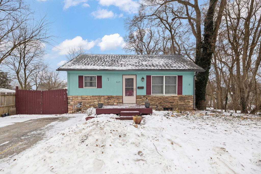 517 W Commerce Street, Milford Vlg, MI 48381