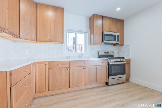 9-UNIT1 Hoyt Street, Danbury, CT 06810