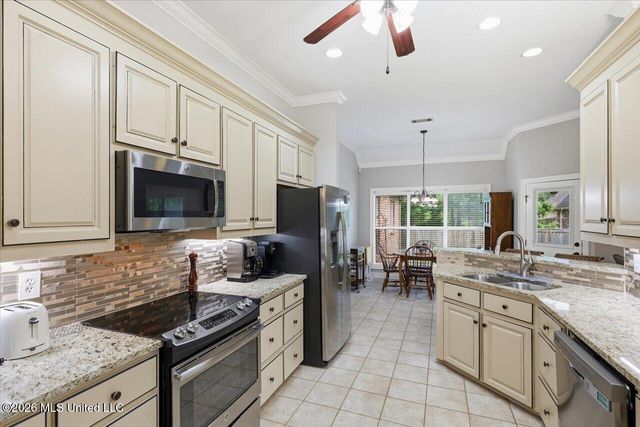 103 Stonebridge Lane, Clinton, MS 39056