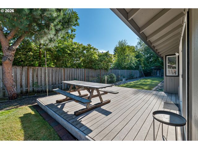 16800 Nw COBURG Ln, Beaverton, OR 97006