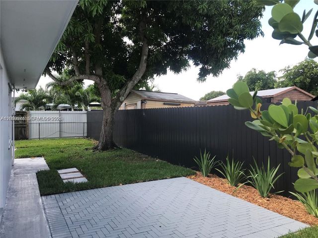 17940 NW 85th Avenue, Hialeah, FL 33015