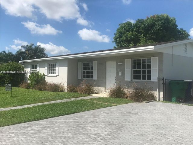 17940 NW 85th Avenue, Hialeah, FL 33015