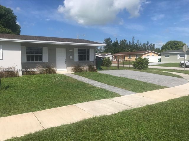 17940 NW 85th Avenue, Hialeah, FL 33015