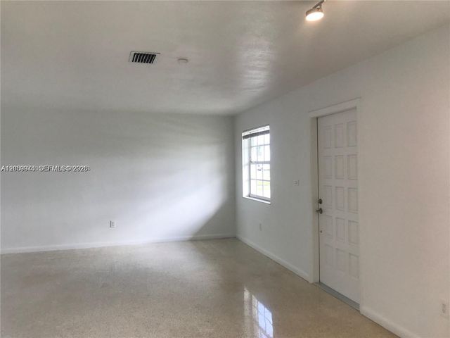 17940 NW 85th Avenue, Hialeah, FL 33015