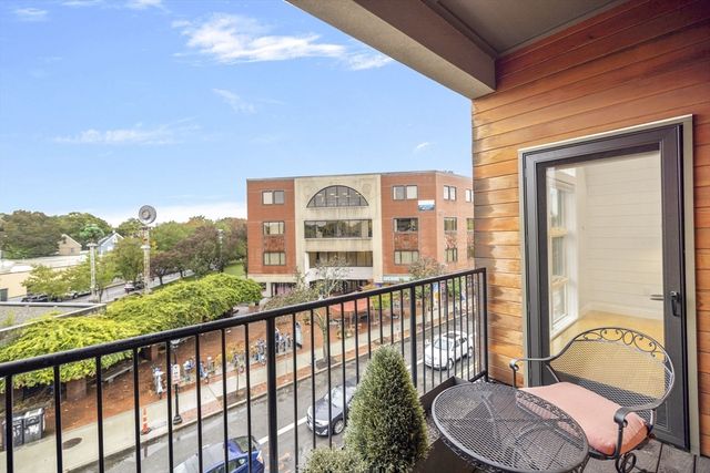 17 Holland Street 301, Somerville, MA 02144