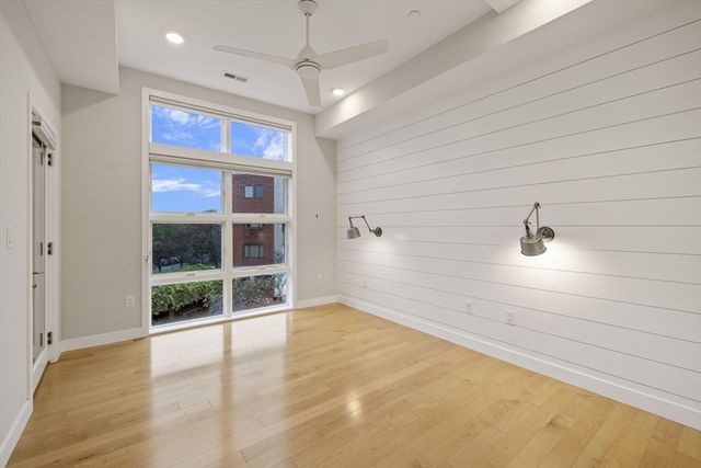 17 Holland Street 301, Somerville, MA 02144