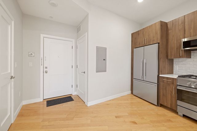 17 Holland Street 301, Somerville, MA 02144