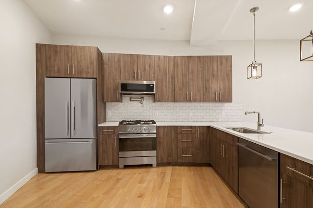 17 Holland Street 301, Somerville, MA 02144