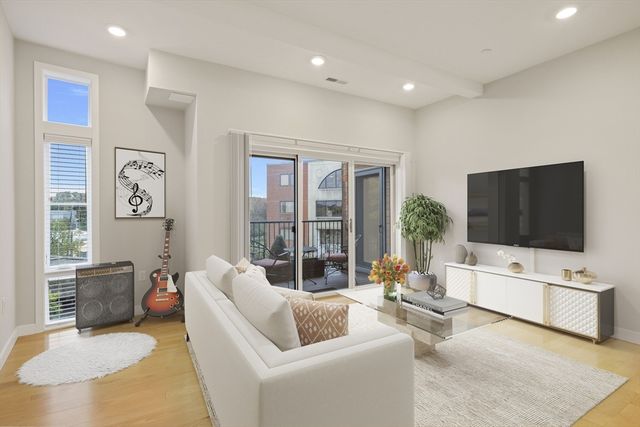 17 Holland Street 301, Somerville, MA 02144