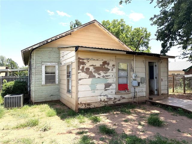 809 N Harrison Avenue, Blanchard, OK 73010