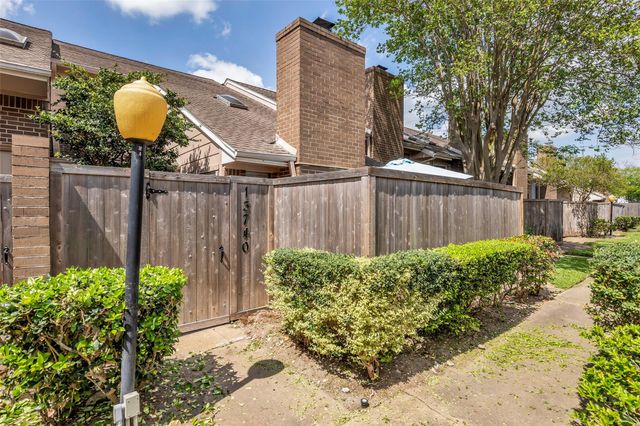 13740 Hollowgreen Drive 605, Houston, TX 77082