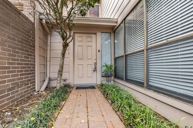 13740 Hollowgreen Drive 605, Houston, TX 77082