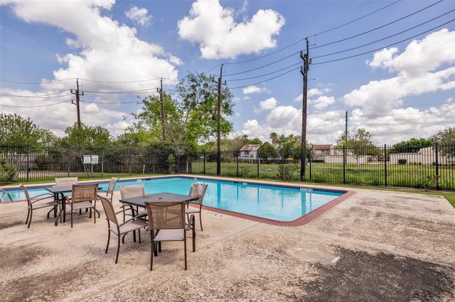 13740 Hollowgreen Drive 605, Houston, TX 77082