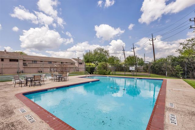 13740 Hollowgreen Drive 605, Houston, TX 77082