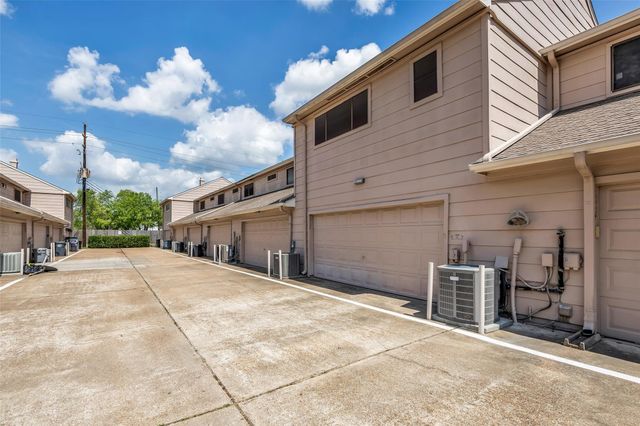 13740 Hollowgreen Drive 605, Houston, TX 77082