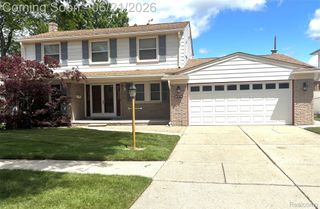 26366 Cecile Street, Dearborn Heights, MI 48127