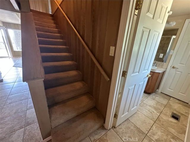 945 N Hospital Road 1, Lake Arrowhead, CA 92352