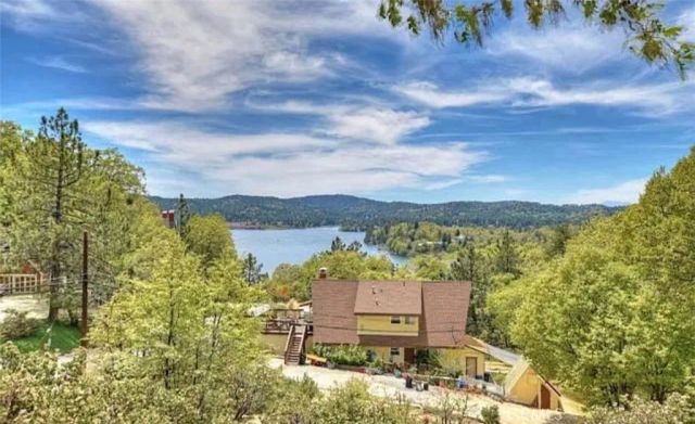 945 N Hospital Road 1, Lake Arrowhead, CA 92352