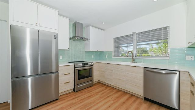 3431 MINEOLA DRIVE, Sarasota, FL 34239