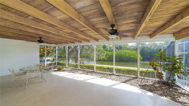 3431 MINEOLA DRIVE, Sarasota, FL 34239