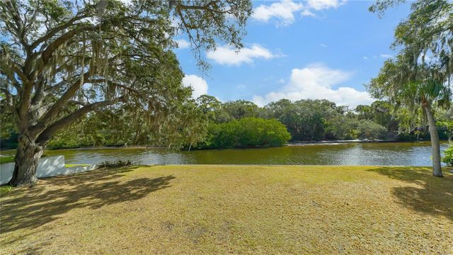 3431 MINEOLA DRIVE, Sarasota, FL 34239