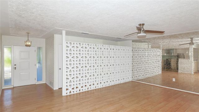 3431 MINEOLA DRIVE, Sarasota, FL 34239