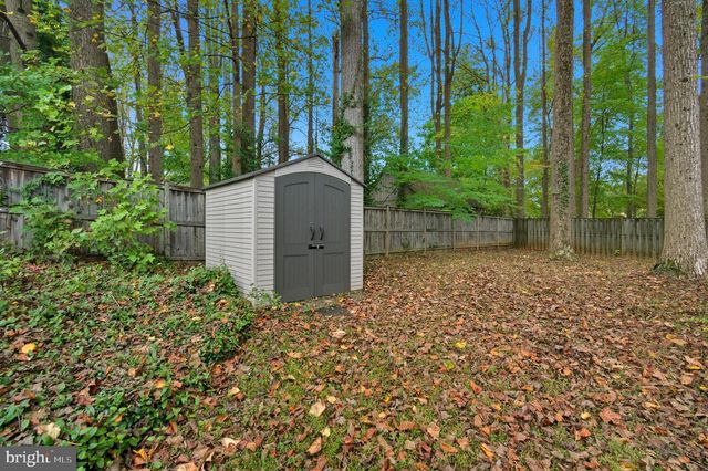 1609 WINDING WAYE LN, Silver Spring, MD 20902