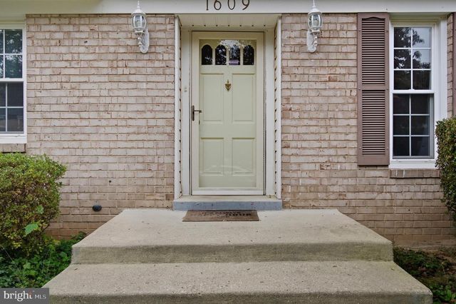 1609 WINDING WAYE LN, Silver Spring, MD 20902