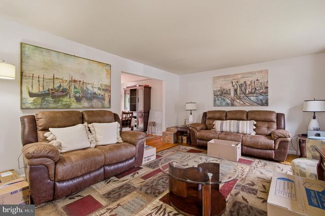 1609 WINDING WAYE LN, Silver Spring, MD 20902