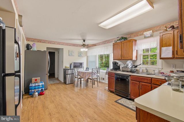 1609 WINDING WAYE LN, Silver Spring, MD 20902