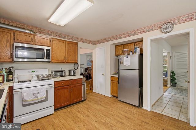 1609 WINDING WAYE LN, Silver Spring, MD 20902