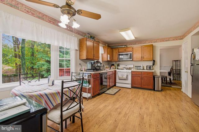 1609 WINDING WAYE LN, Silver Spring, MD 20902