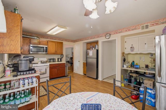 1609 WINDING WAYE LN, Silver Spring, MD 20902