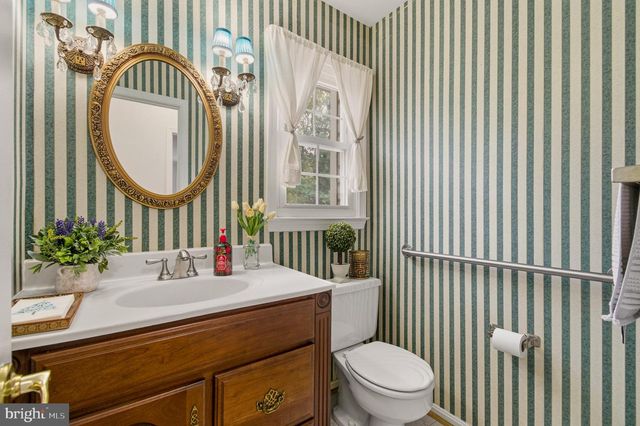 1609 WINDING WAYE LN, Silver Spring, MD 20902