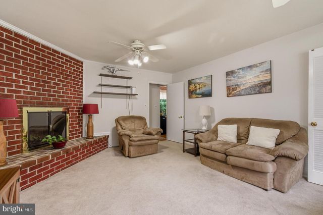 1609 WINDING WAYE LN, Silver Spring, MD 20902