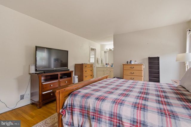 1609 WINDING WAYE LN, Silver Spring, MD 20902